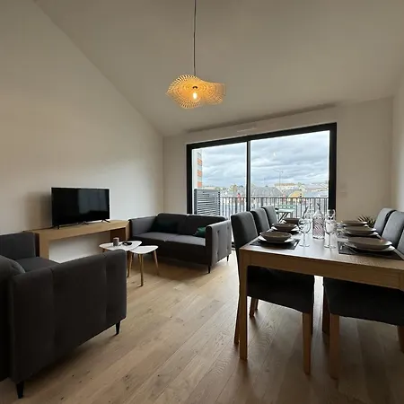 In With Terrace Views Διαμέρισμα