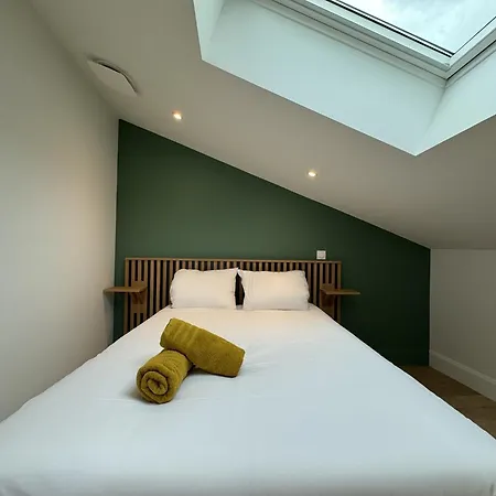 In With Terrace Views *